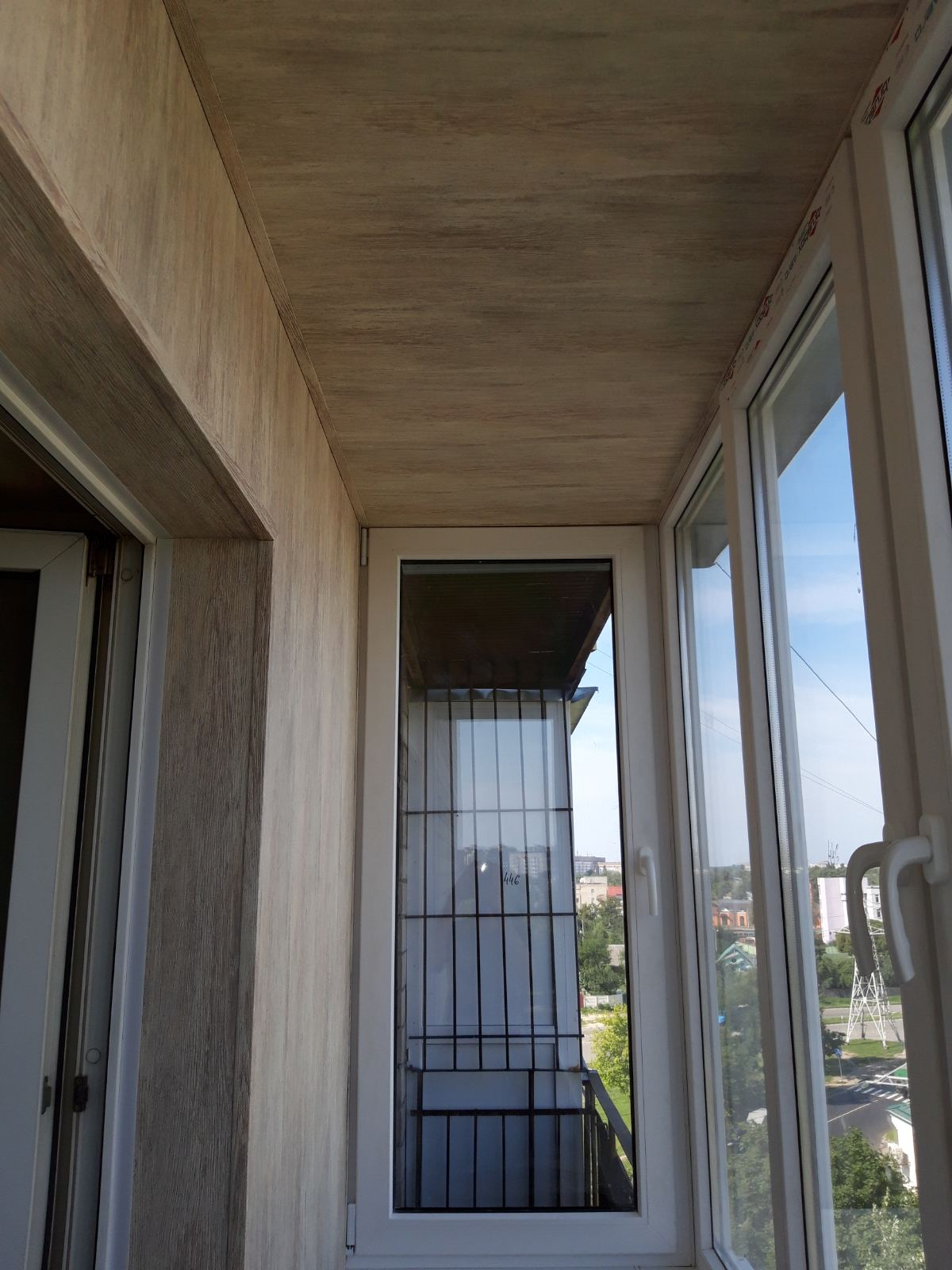 внутренняя отделка балкона, обшивка вагонкой, пример №5